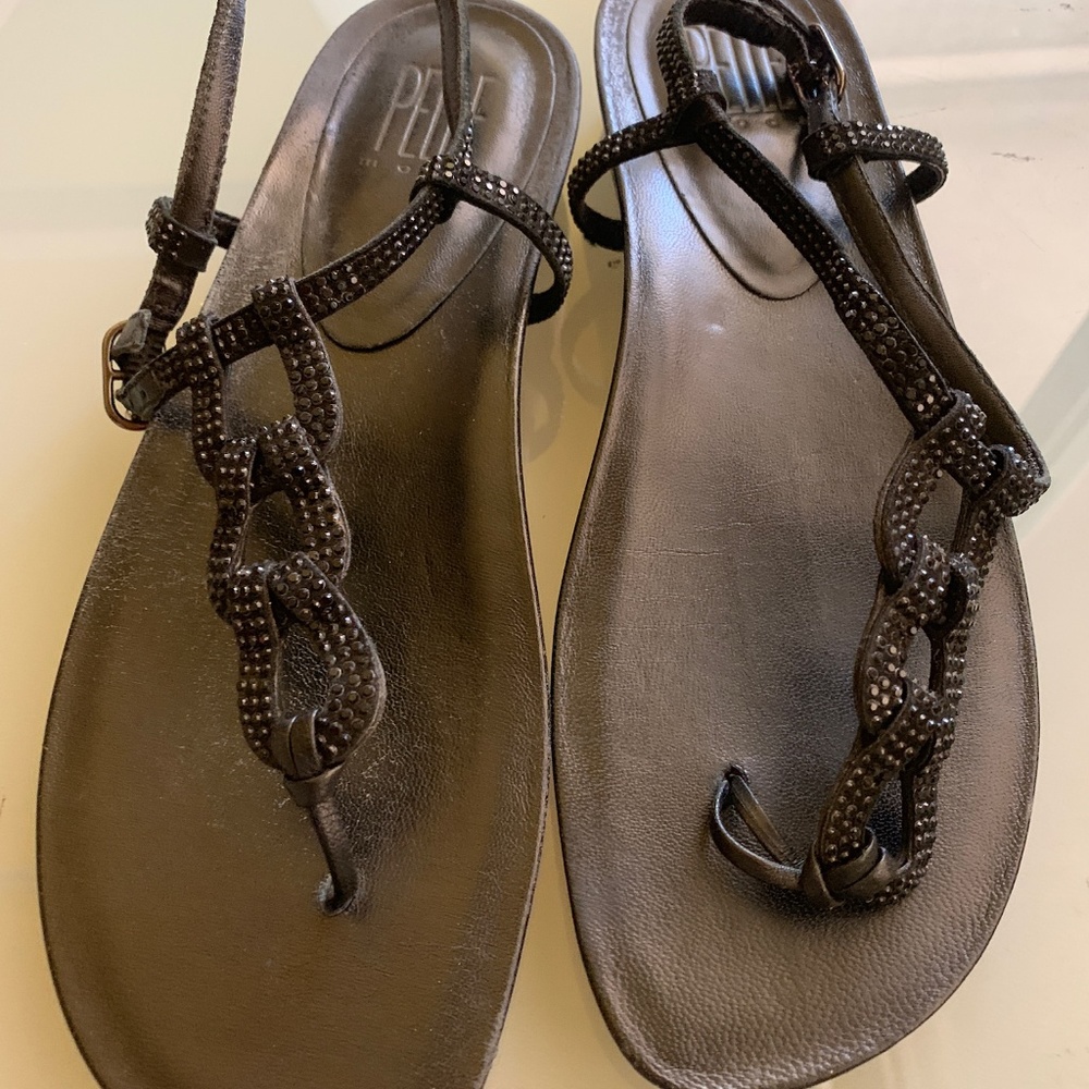 New Pelle Moda Sandal Black